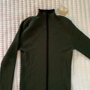TTahari XS mock neck ribbed sweater